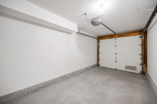 1009 E 61st Street, Chicago, IL 60637