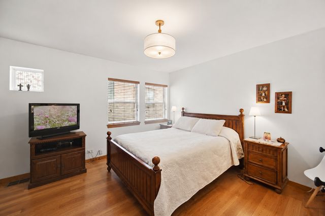 1009 E 61st Street, Chicago, IL 60637