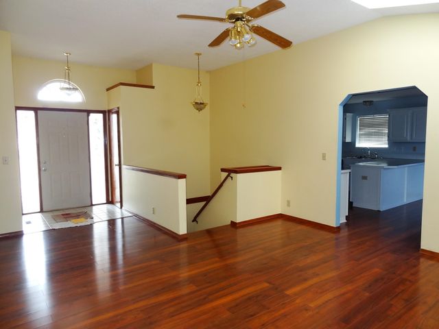 10433 W UNIVERSITY CT., Wichita, KS 67209