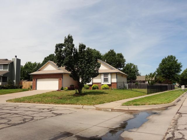 10433 W UNIVERSITY CT., Wichita, KS 67209