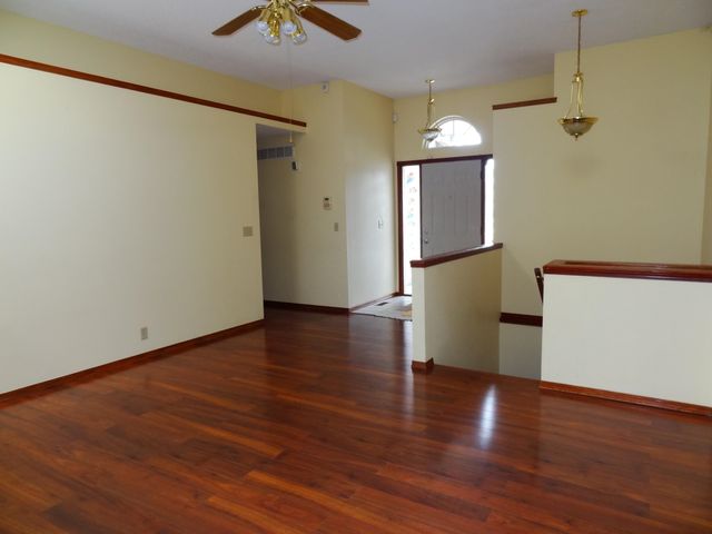 10433 W UNIVERSITY CT., Wichita, KS 67209