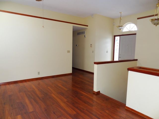 10433 W UNIVERSITY CT., Wichita, KS 67209