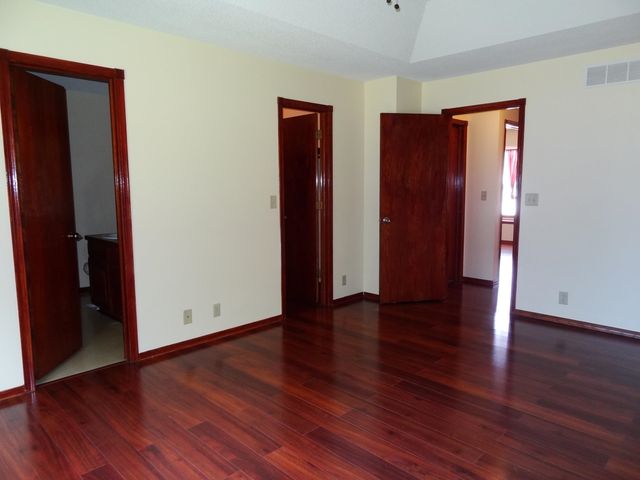 10433 W UNIVERSITY CT., Wichita, KS 67209