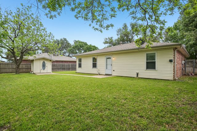 10404 Maria Drive, Fort Worth, TX 76108