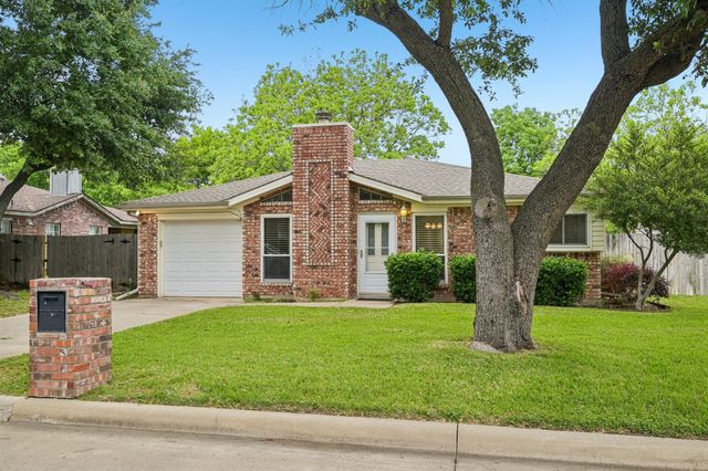10404 Maria Drive, Fort Worth, TX 76108