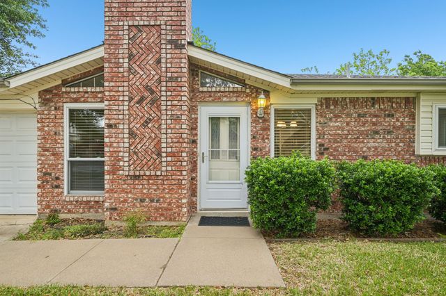 10404 Maria Drive, Fort Worth, TX 76108