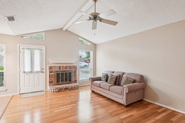 10404 Maria Drive, Fort Worth, TX 76108