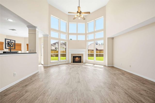 5727 Candlecreek Drive, Richmond, TX 77469