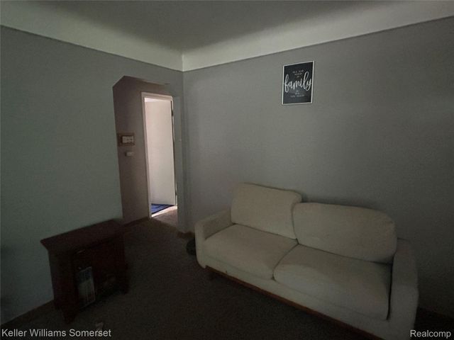 18573 Elkhart Street, Harper Woods, MI 48225
