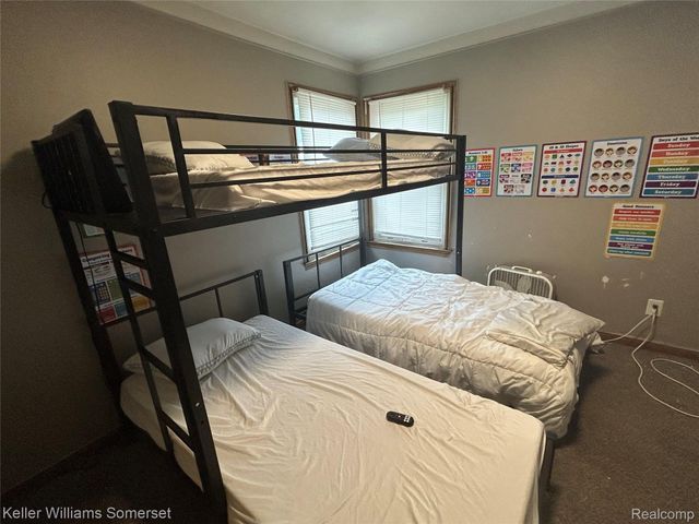 18573 Elkhart Street, Harper Woods, MI 48225