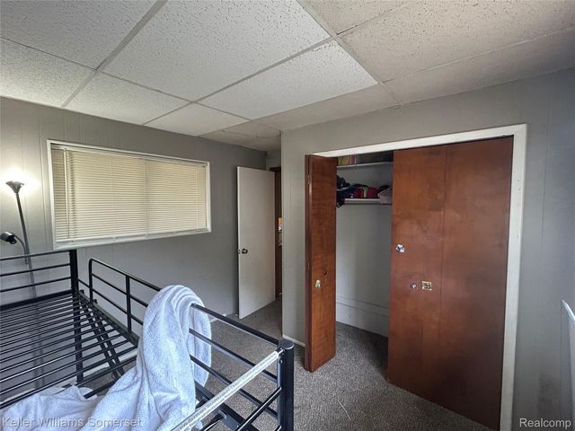 18573 Elkhart Street, Harper Woods, MI 48225