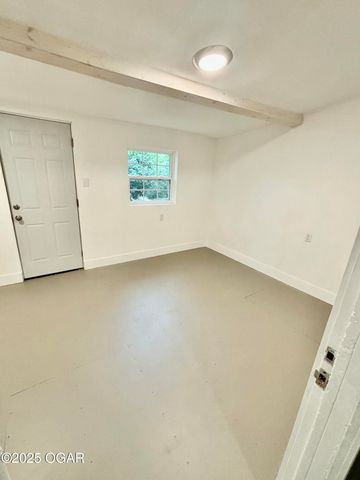 1625 Chouteau Avenue, Baxter Springs, KS 66713