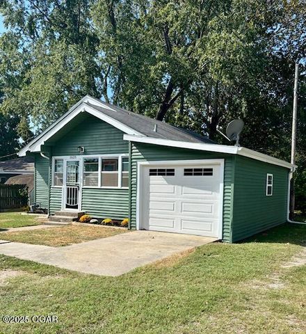 1625 Chouteau Avenue, Baxter Springs, KS 66713