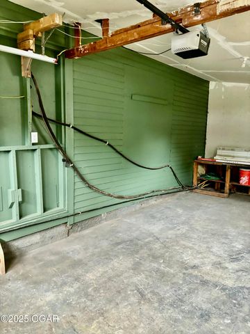 1625 Chouteau Avenue, Baxter Springs, KS 66713