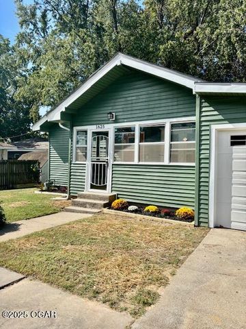 1625 Chouteau Avenue, Baxter Springs, KS 66713