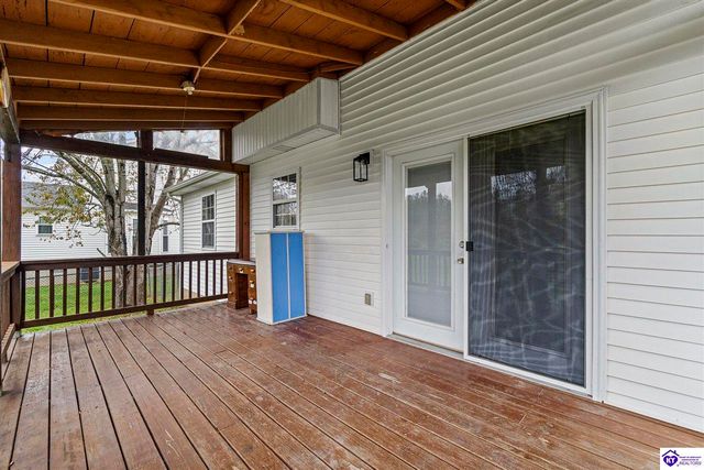 832 Edgebrook Drive, Vine Grove, KY 40175