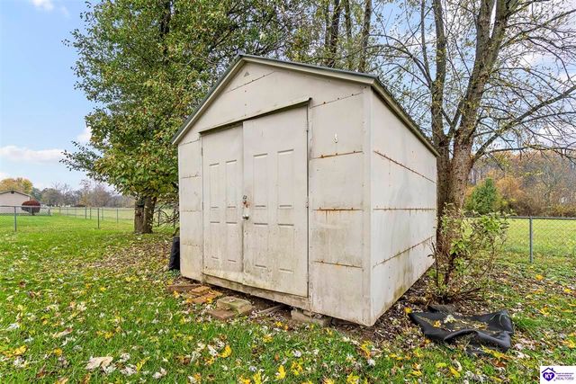 832 Edgebrook Drive, Vine Grove, KY 40175