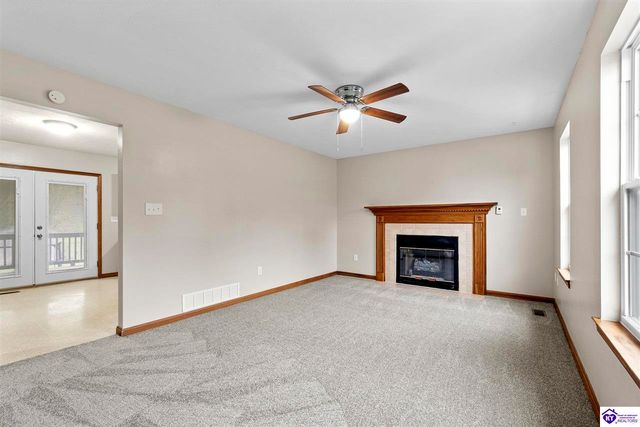 832 Edgebrook Drive, Vine Grove, KY 40175