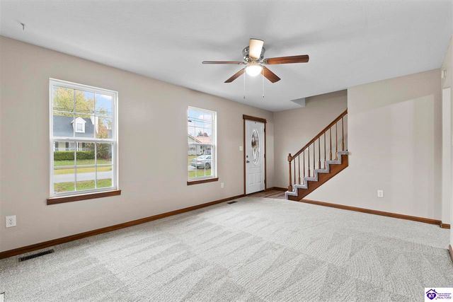 832 Edgebrook Drive, Vine Grove, KY 40175