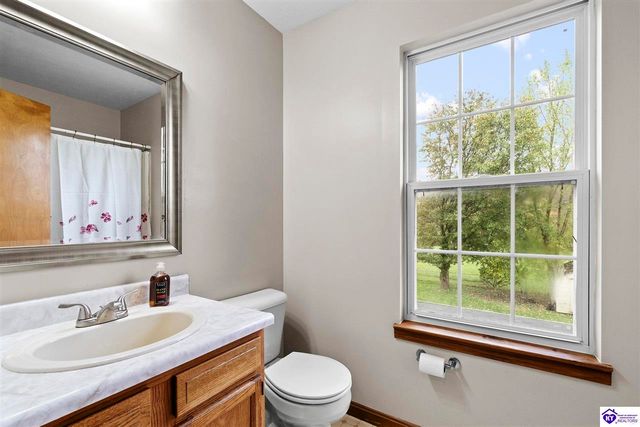 832 Edgebrook Drive, Vine Grove, KY 40175