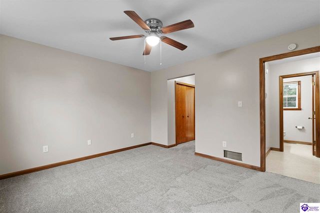 832 Edgebrook Drive, Vine Grove, KY 40175