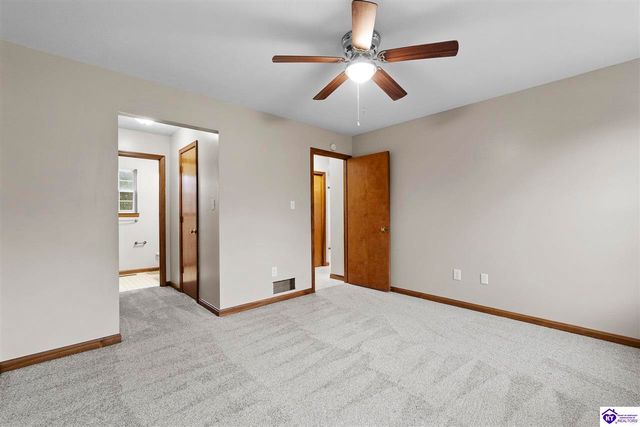 832 Edgebrook Drive, Vine Grove, KY 40175