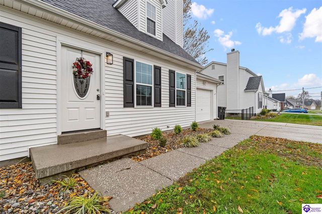 832 Edgebrook Drive, Vine Grove, KY 40175