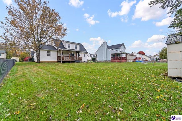 832 Edgebrook Drive, Vine Grove, KY 40175