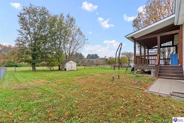 832 Edgebrook Drive, Vine Grove, KY 40175