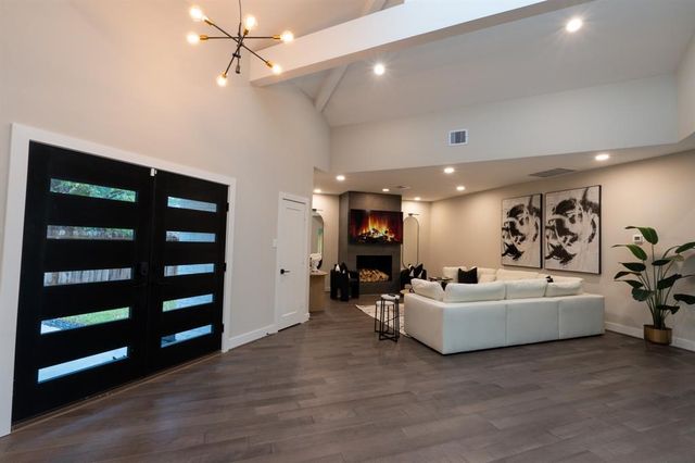 10023 Piping Rock Lane, Houston, TX 77042
