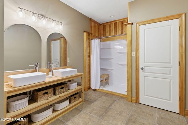 21259 Highway 101, Iowa, LA 70647