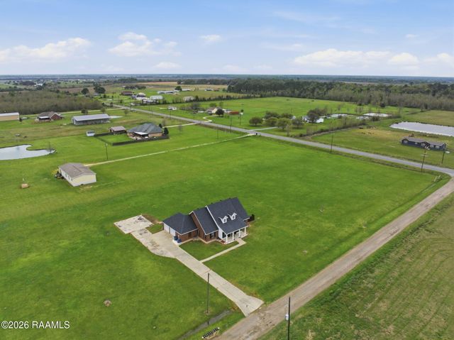 21259 Highway 101, Iowa, LA 70647