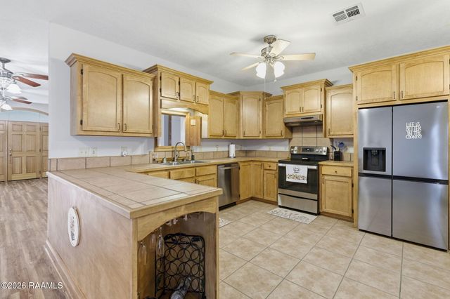 21259 Highway 101, Iowa, LA 70647