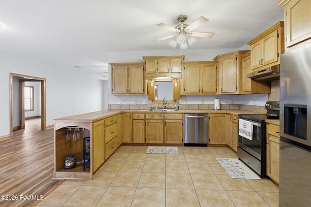 21259 Highway 101, Iowa, LA 70647