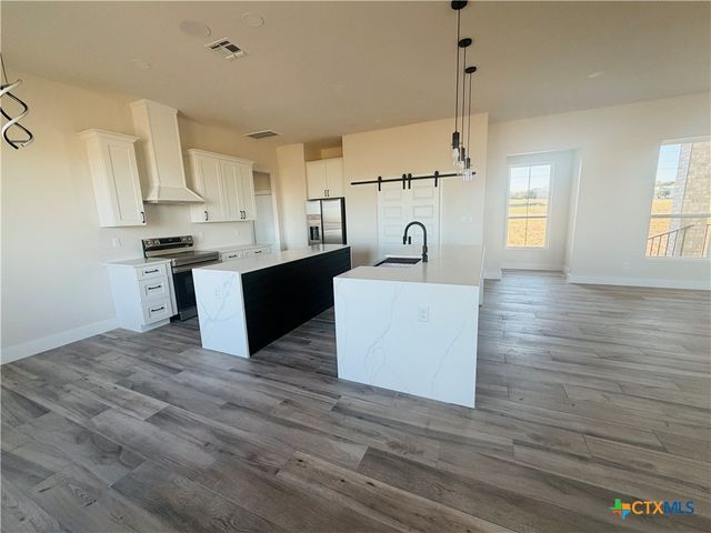 197 Lakeview Circle, La Vernia, TX 78121