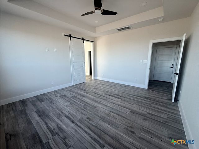 197 Lakeview Circle, La Vernia, TX 78121