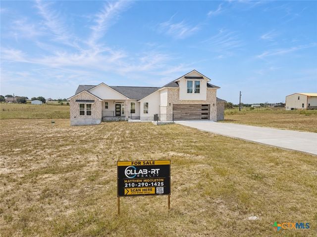 197 Lakeview Circle, La Vernia, TX 78121