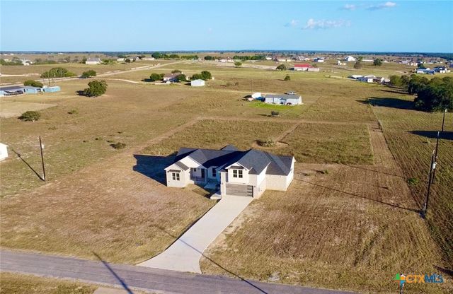 197 Lakeview Circle, La Vernia, TX 78121