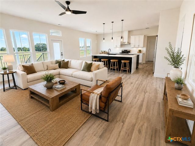 197 Lakeview Circle, La Vernia, TX 78121