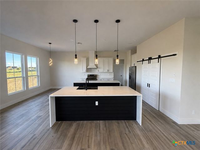197 Lakeview Circle, La Vernia, TX 78121