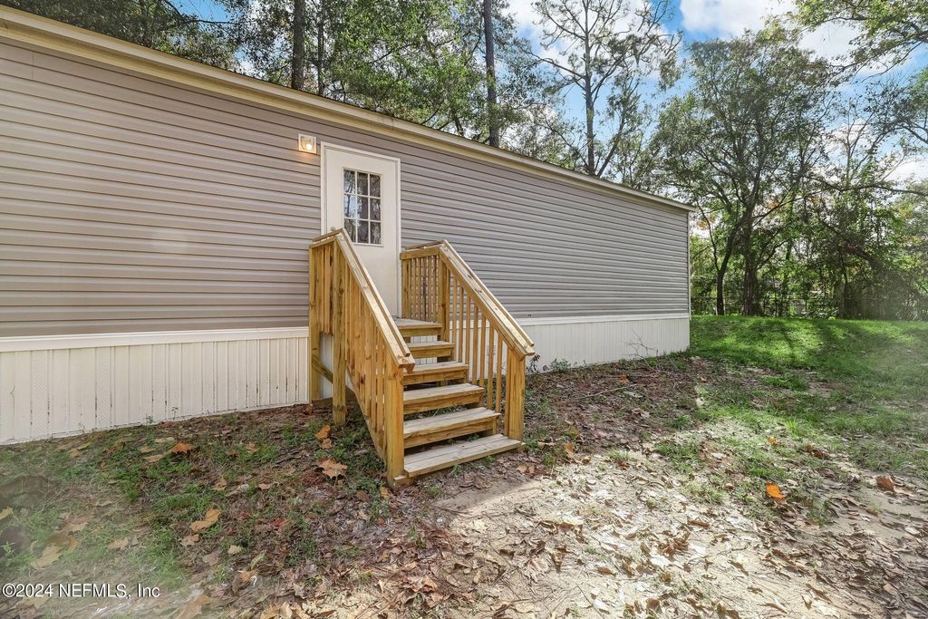 Image 2 of property listing at 5870 PATTERSON Avenue, Jacksonville, FL 32219