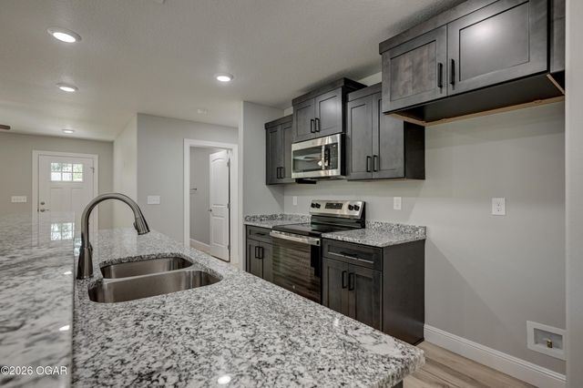 421 Wolfe Drive, Duenweg, MO 64841