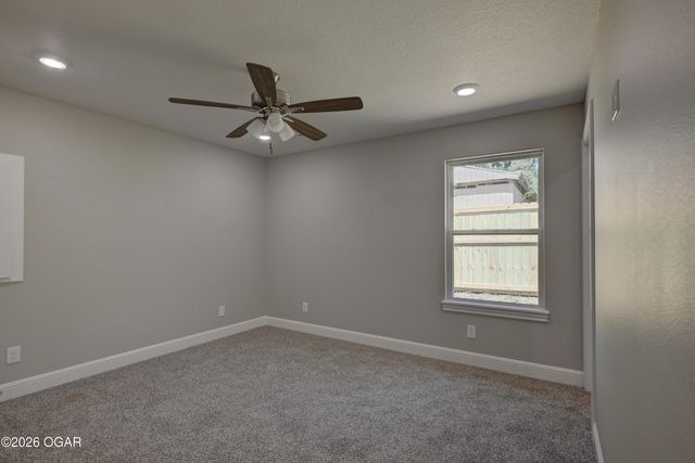 421 Wolfe Drive, Duenweg, MO 64841