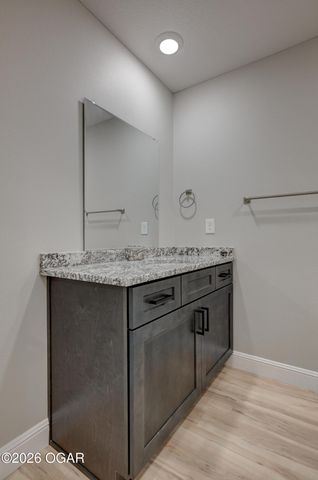 421 Wolfe Drive, Duenweg, MO 64841