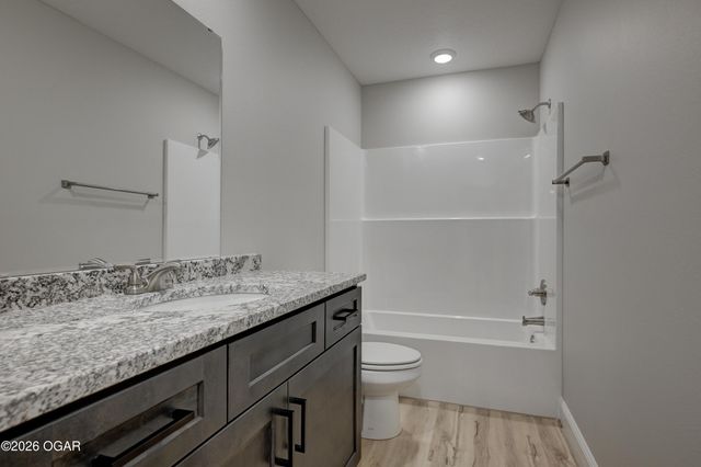 421 Wolfe Drive, Duenweg, MO 64841