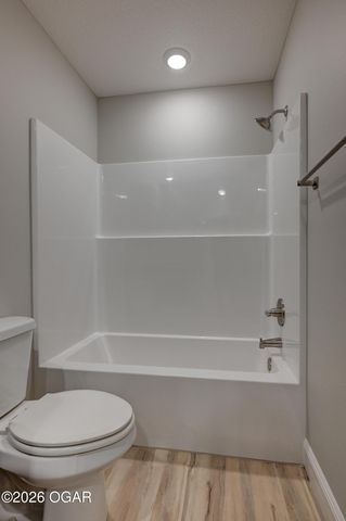 421 Wolfe Drive, Duenweg, MO 64841