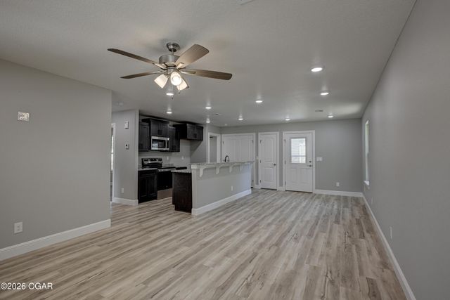 421 Wolfe Drive, Duenweg, MO 64841