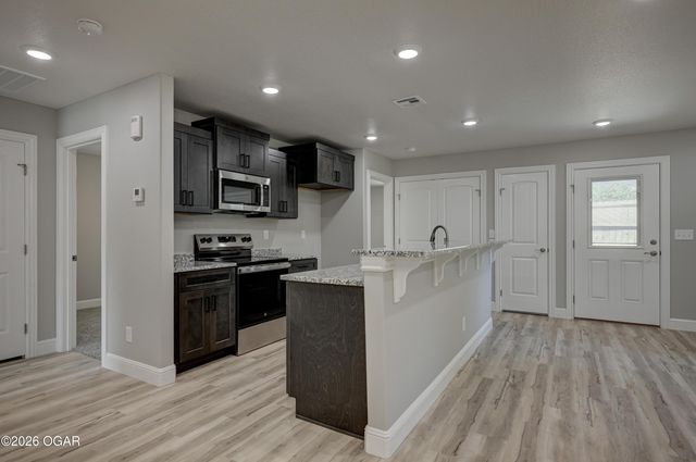 421 Wolfe Drive, Duenweg, MO 64841