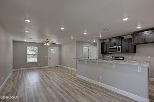 421 Wolfe Drive, Duenweg, MO 64841