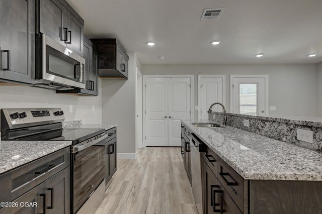 421 Wolfe Drive, Duenweg, MO 64841